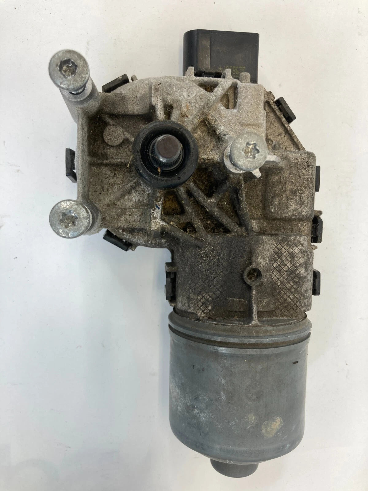 2011-2019 FORD FIESTA SEDAN FRONT WINDSHIELD WIPER MOTOR ASSEMBLY AE83-17508-AB
