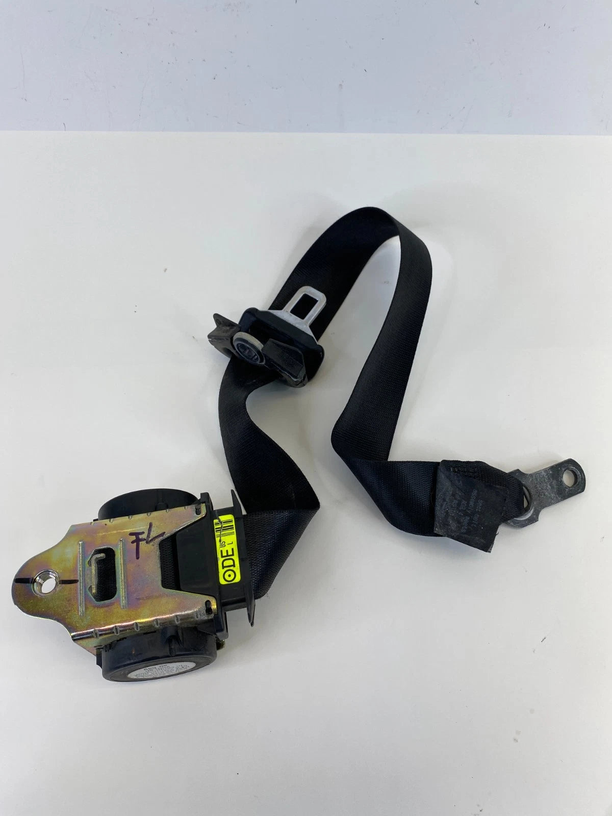 2001-2005 BMW 325I 325XI FRONT LEFT DRIVER SEAT BELT RETRACTOR 7009857 OEM