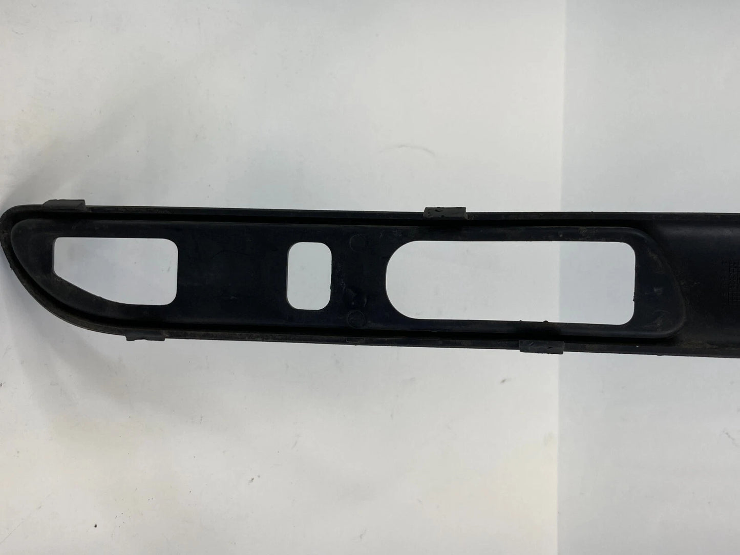 03 04 05 06 07 SAAB 9-3 93 FRONT LEFT LOWER BUMPER MOLDING COVER TRIM 12787999