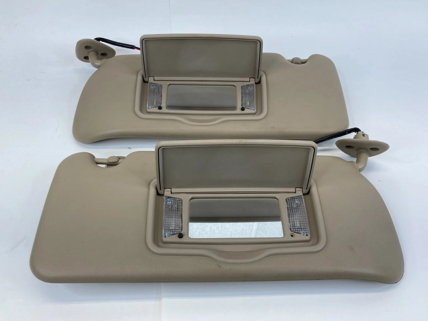 2004-2009 CADILLAC SRX FRONT LEFT RIGHT SUNVISORS PAIR SET ASSY UNIT OEM FACTORY
