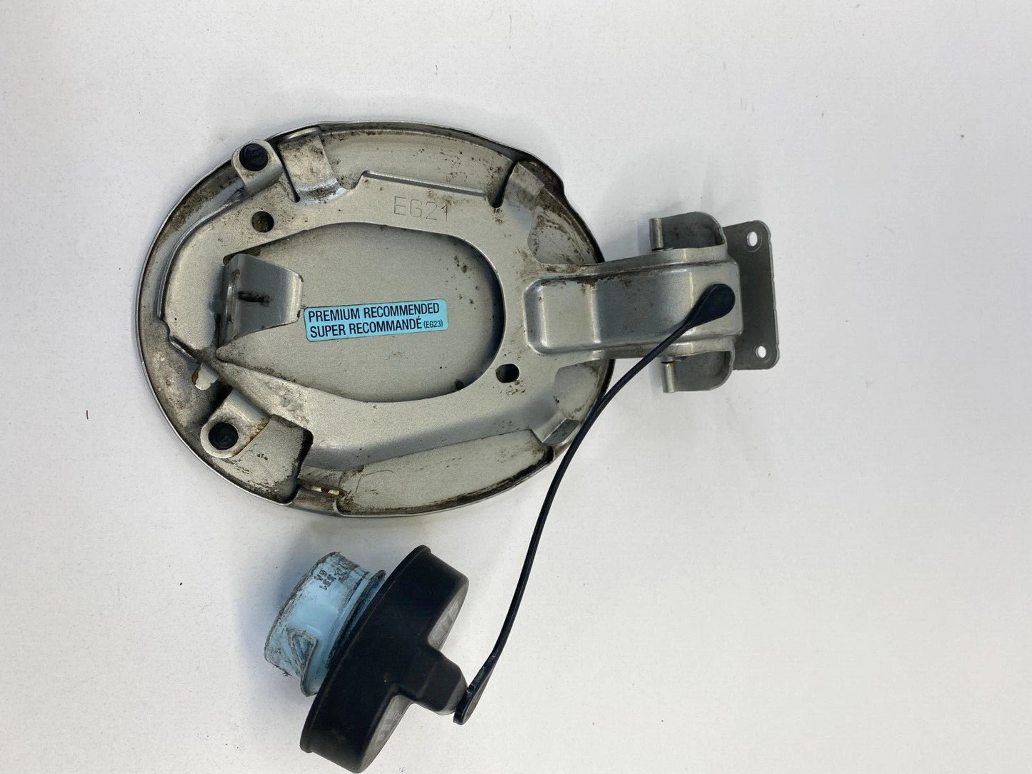 2007 2008 2009 MAZDA CX-7 CX7 FUEL FILLER DOOR GAS TANK LID COVER W/CAP EG21 OEM