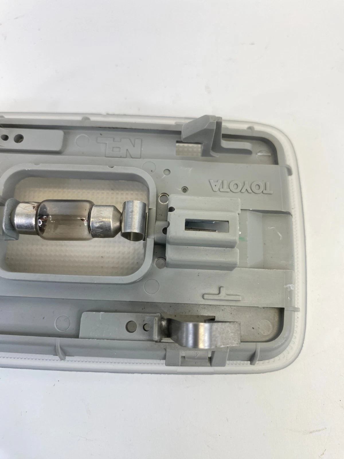 2003-2008 Pontiac Vibe Interior Rear Roof Dome Map Lamp Reading Light OEM