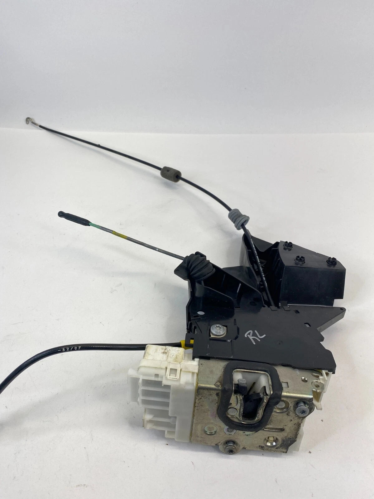 2006-2012 MERCEDES BENZ R350 06 07 R500 REAR LEFT DOOR LOCK LATCH 1697302335