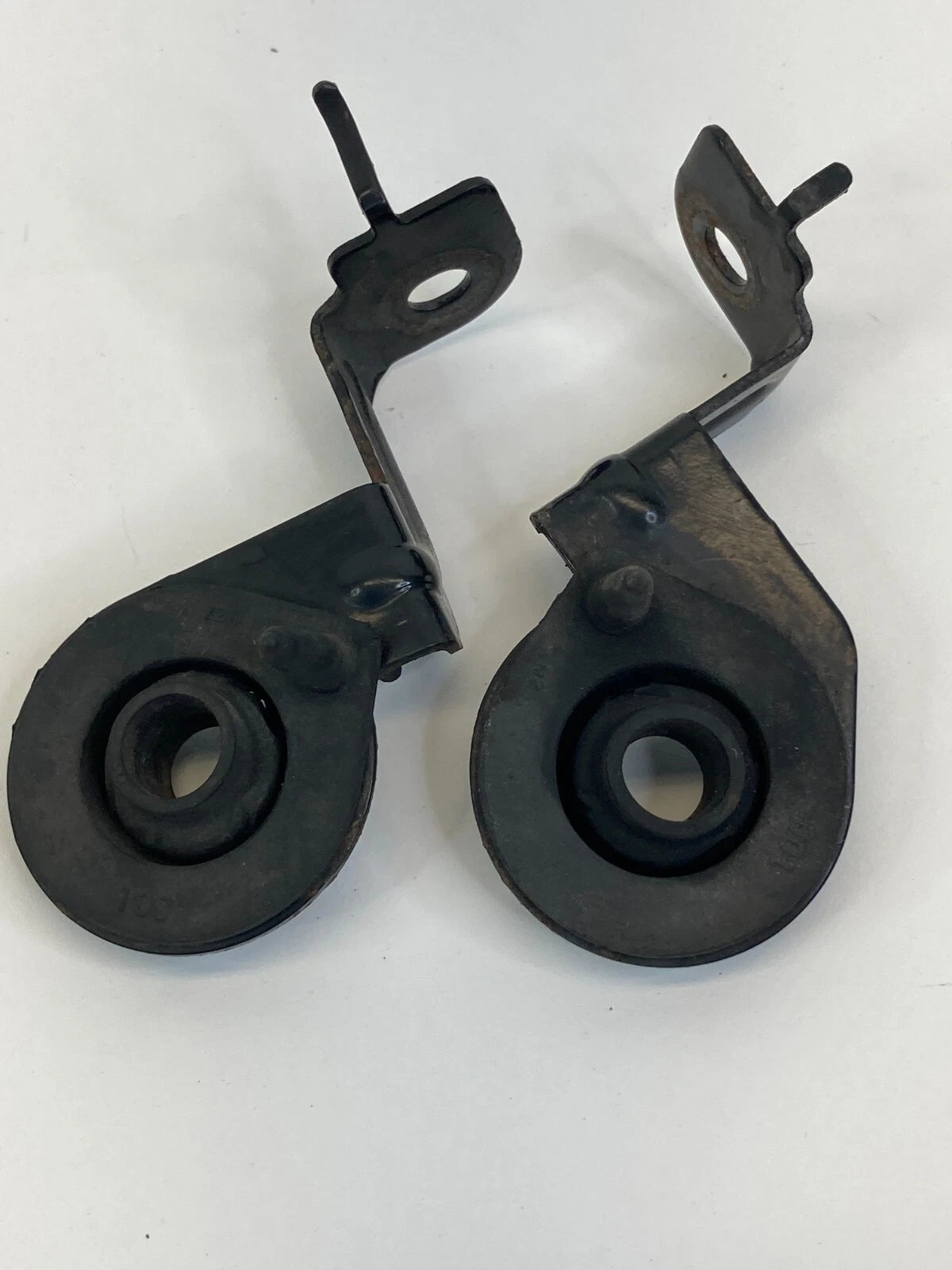 2002 2003 LEXUS ES300 04 05 06 ES330 RADIATOR MOUNT SUPPORT BRACKET SET PAIR OEM