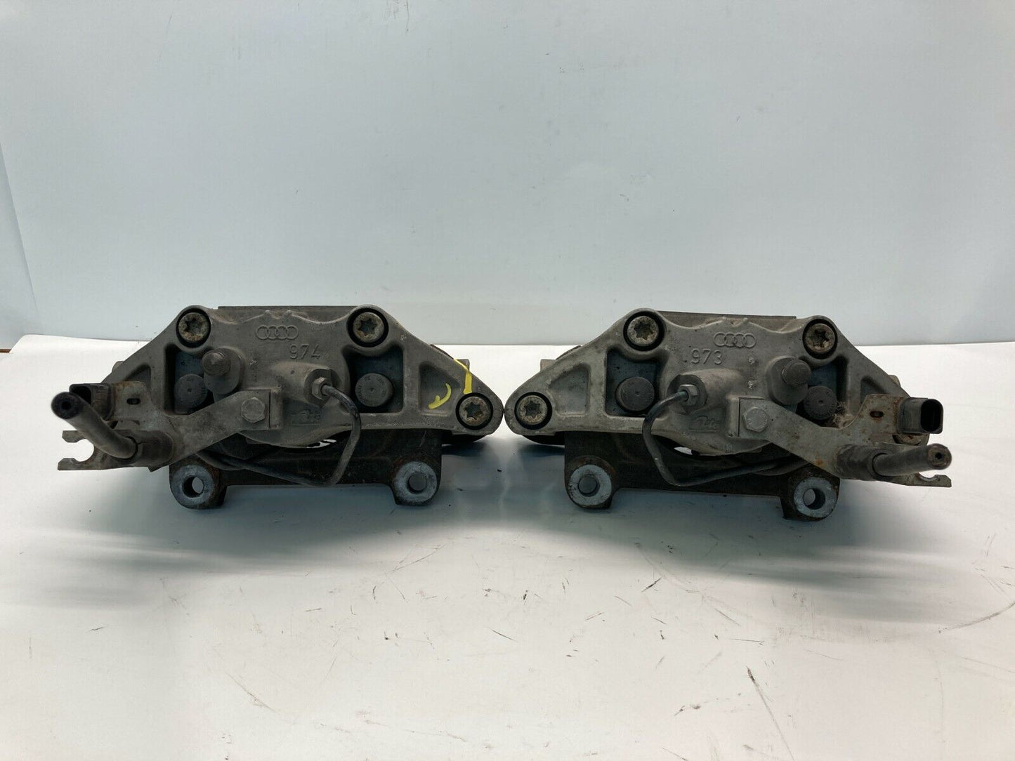 2006 06 Audi A4 2.0 Front Left Driver Right Passenger Brake Caliper Pair Set OEM