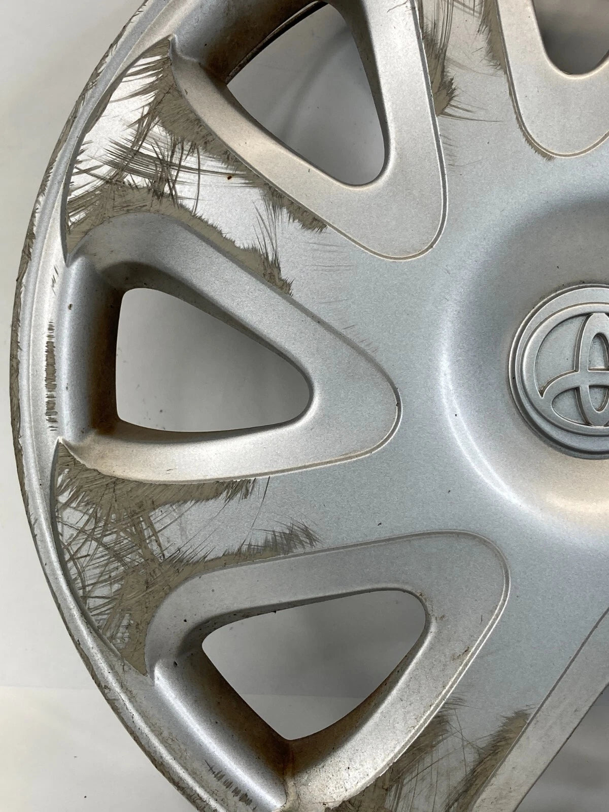 00 01 02 TOYOTA COROLLA RIM WHEEL CENTER CAP HUBCAP HUB CAP 42621AB030 OEM