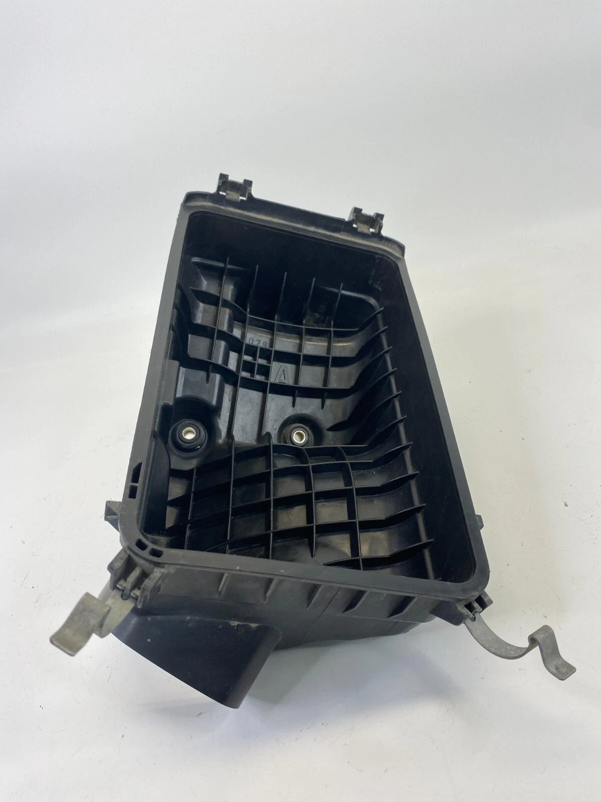 1999-2001 LEXUS ES300 ENGINE AIR CLEANER FILTER BOX CASE HOUSING 17701-0A010 OEM