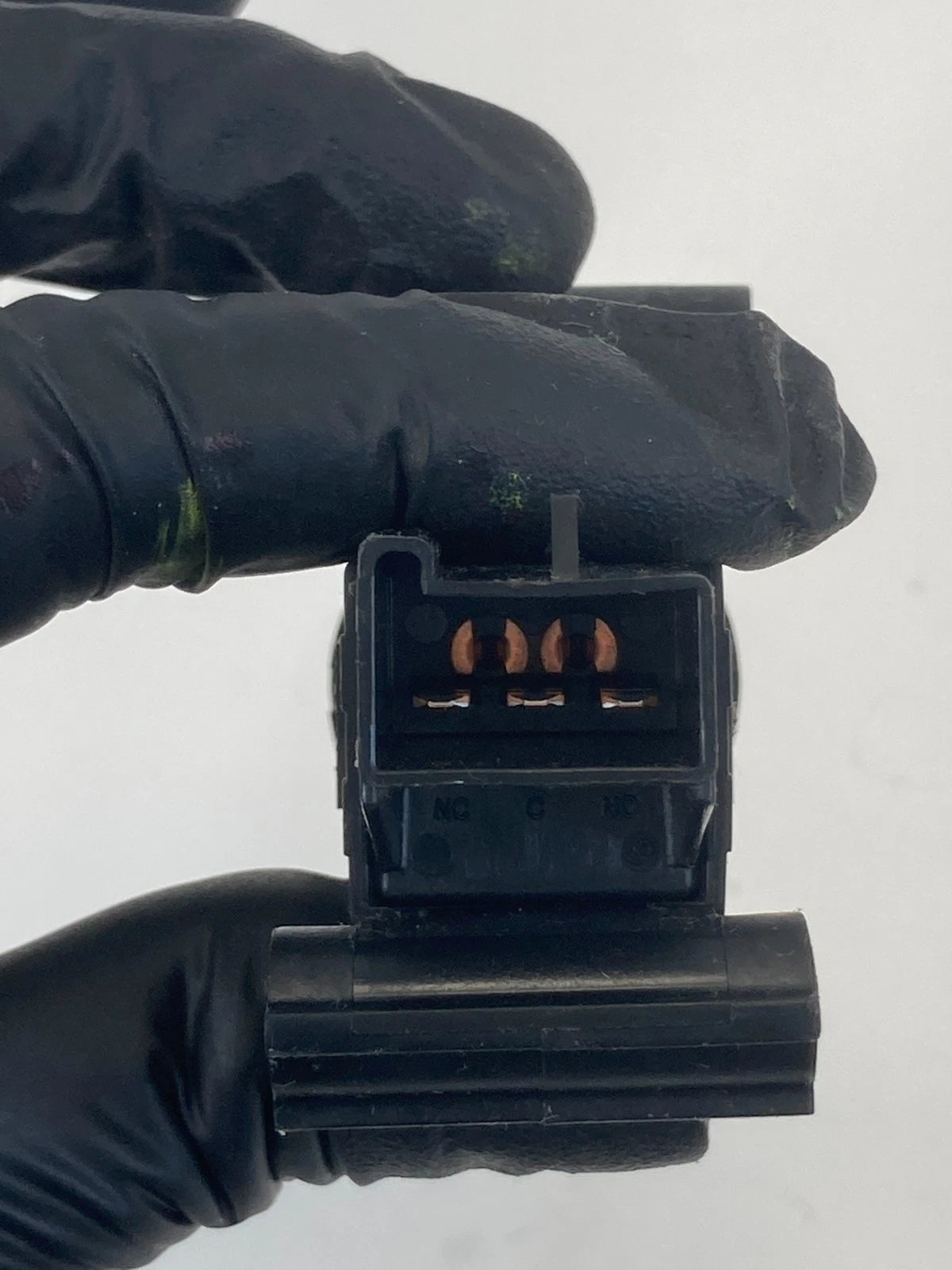 2002-2005 FORD EXPLORER FIRST INERTIA FUEL PUMP SHUT OFF SWITCH 1L2T-9341-A OEM