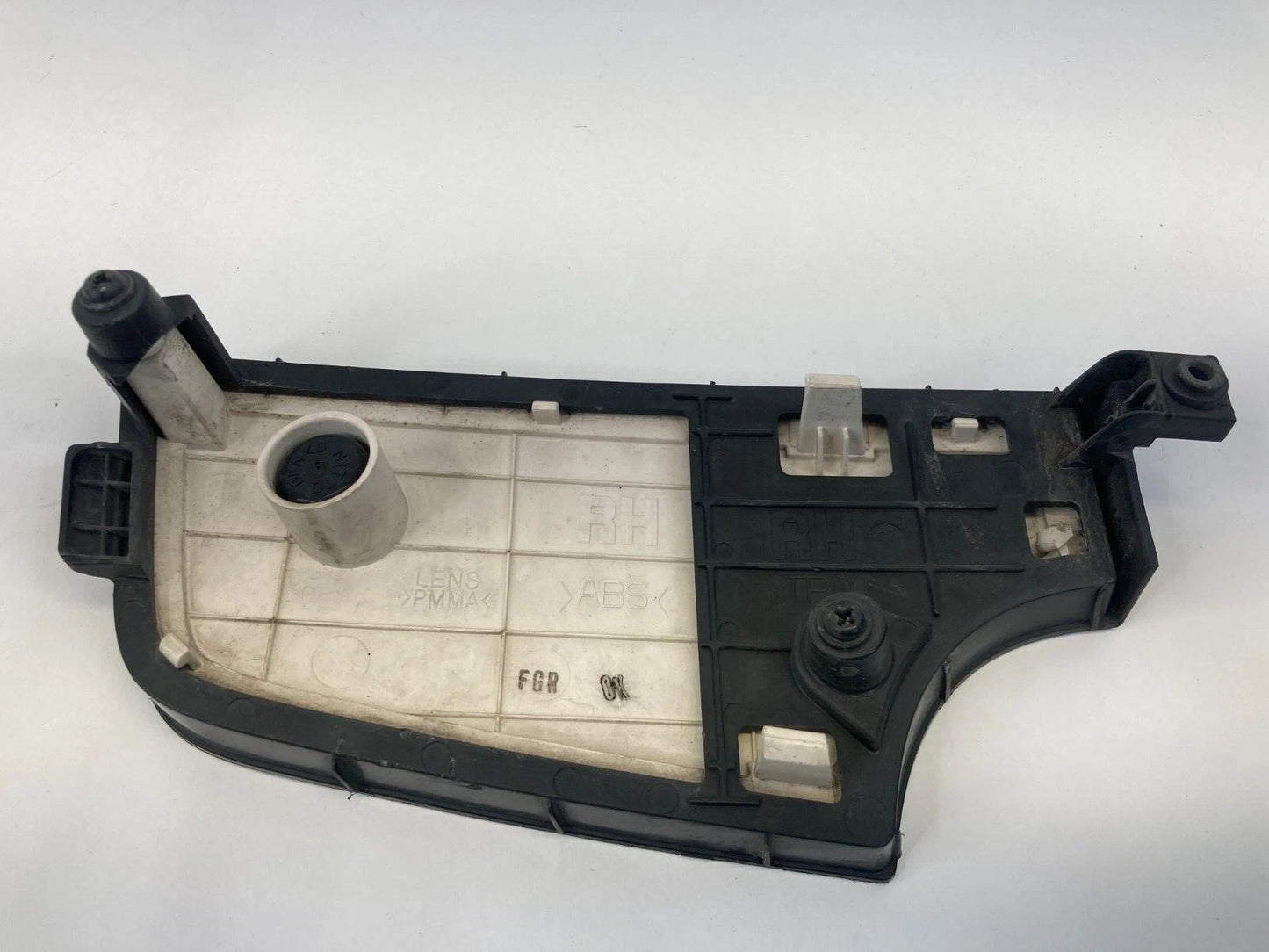 2010 2011 KIA SOUL REAR BUMPER REFLECTOR LIGHT LAMP RIGHT SIDE RH 92451-2K0