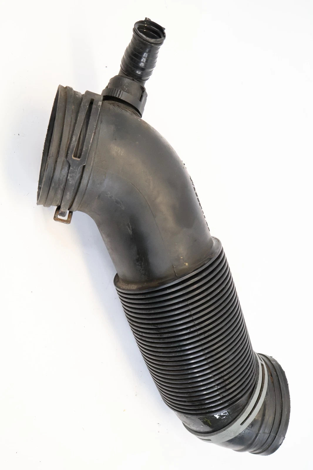 2006-2010 VOLKSWAGEN NEW BEETLE 2.5L AIR CLEANER INTAKE HOSE TUBE 1C0-129-684-BE