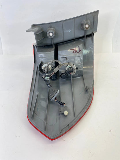 2005-2007 HONDA ODYSSEY RIGHT PASSENGER TAIL LIGHT OUTER TAIL LAMP OEM