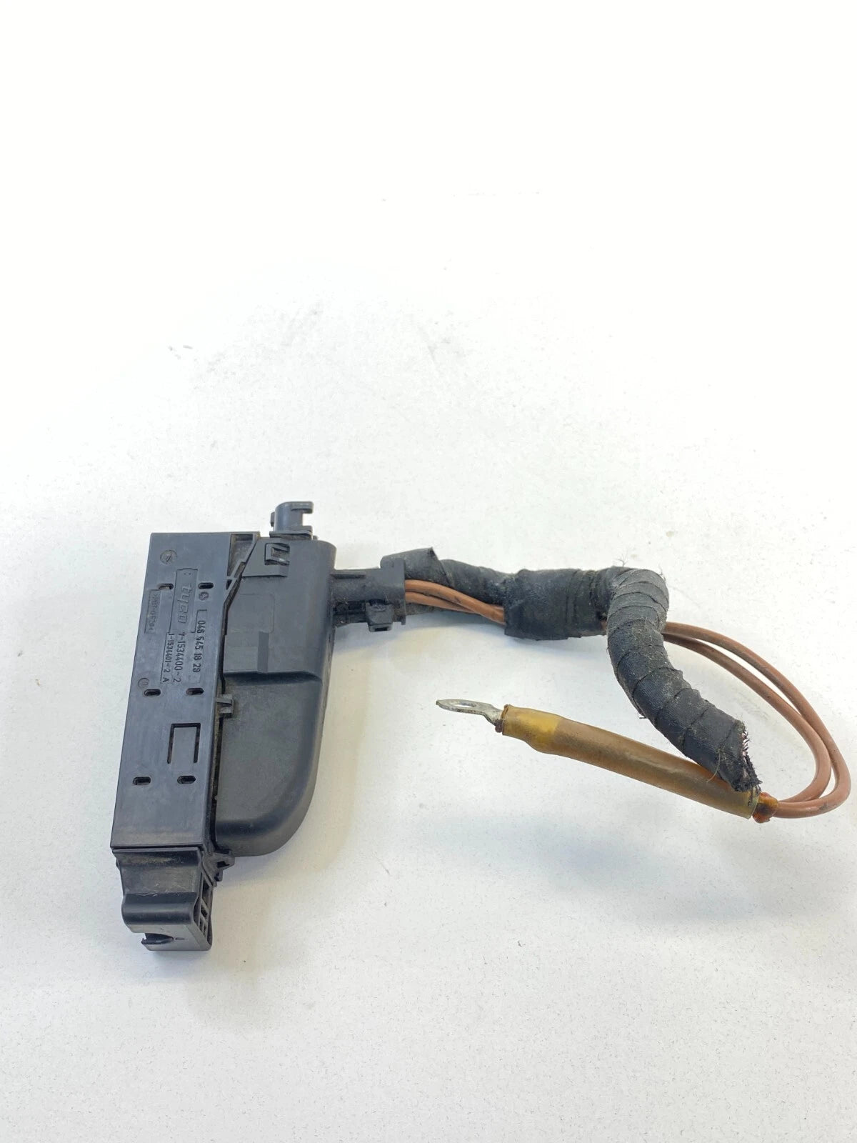 03-06 MERCEDES-BENZ E500 ABS ANTI-LOCK BRAKE PUMP CONNECTOR PLUG OEM 0465451828