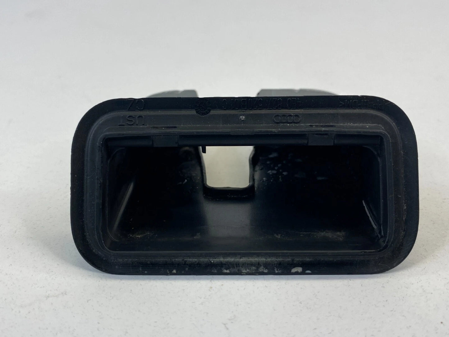 06-10 VOLKSWAGEN PASSAT SEDAN REAR TRUNK LOCK LATCH COVER TRIM 4E0827520B01C OEM