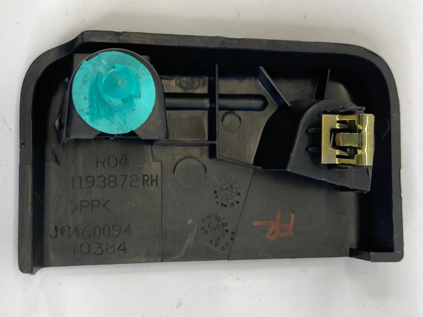 07-12 GMC ACADIA 09-12 TRAVERSE FRONT RIGHT SEAT TRACK BOLT COVER TRIM 1193870