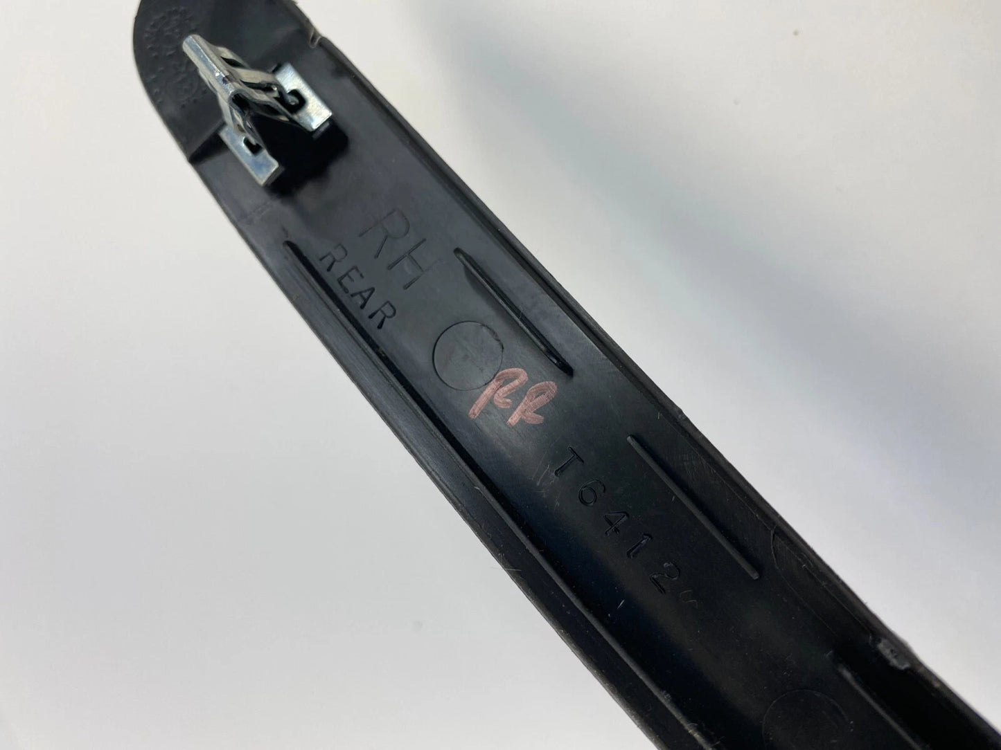 2013-2015 CHEVROLET MALIBU REAR RIGHT SIDE DOOR PULL HANDLE COVER TRIM BEZEL