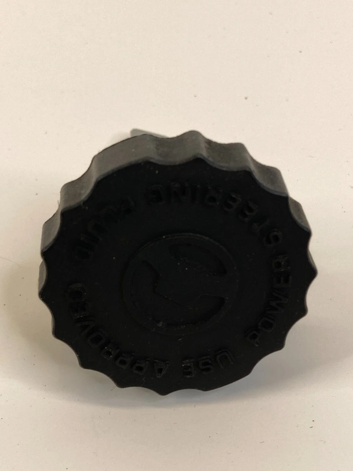 2005-2010 CHRYSLER 300 POWER STEERING FLUID RESERVOIR BOTTLE TANK COVER CAP OEM
