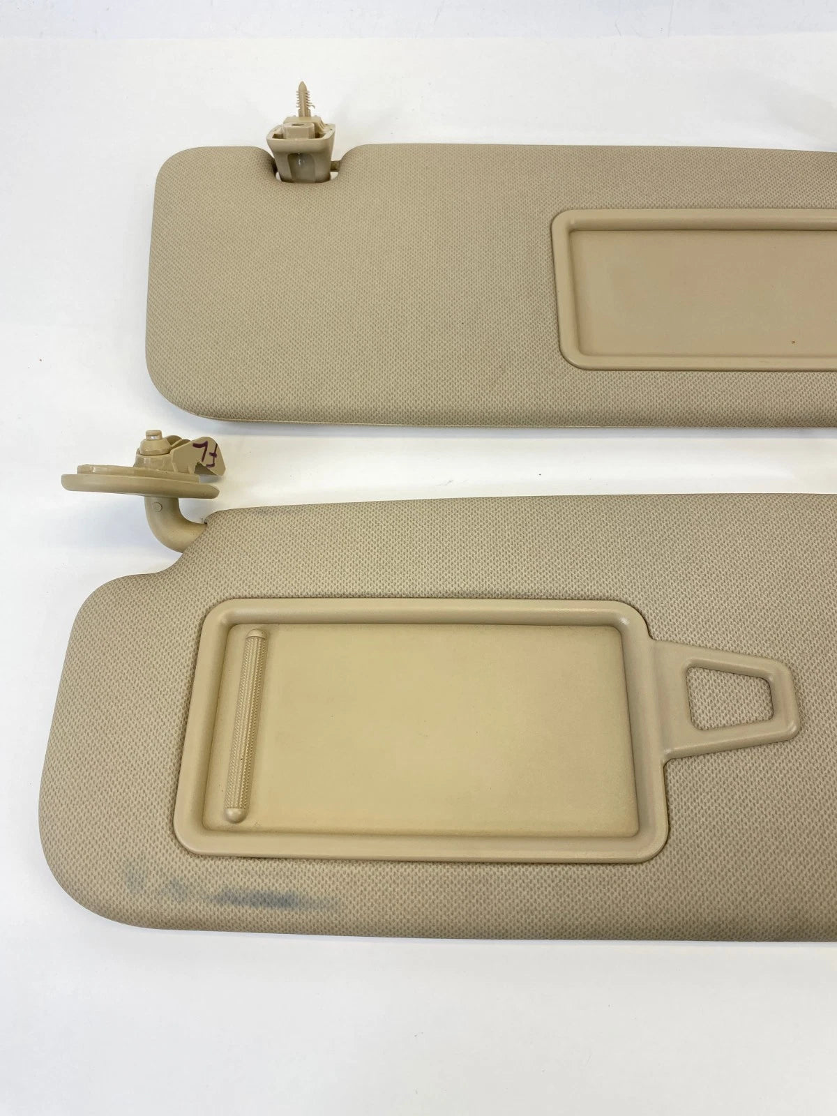 12 13 HYUNDAI ACCENT SUNVISOR LEFT & RIGHT SIDE VANITY W CLIPS PAIR SET BEIGE