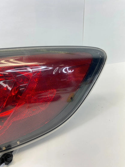10-13 MAZDA 3 SEDAN RIGHT PASSENGER OUTER QUARTER PANEL TAIL LIGHT TAILLIGHT OEM