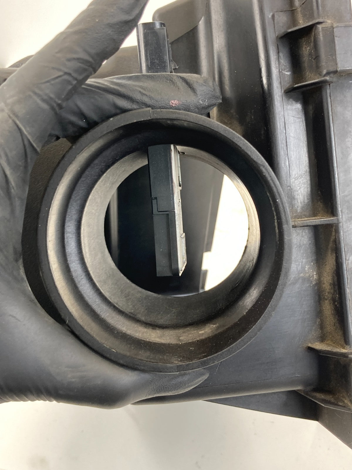 10 11 12 13 Ford Transit Connect 2.0L L4 Air Cleaner Intake Box Upper Cover OEM