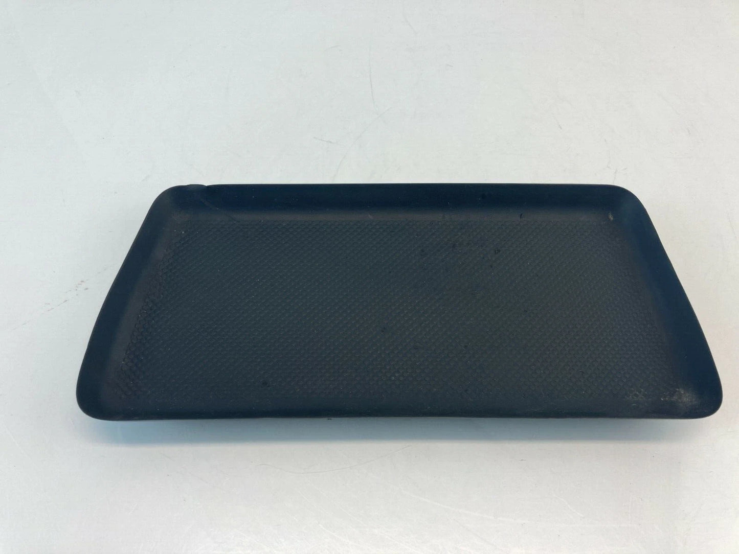 2011 2012 2013 KIA SORENTO REAR CENTER CONSOLE TRAY INSERT MAT RUBBER OEM