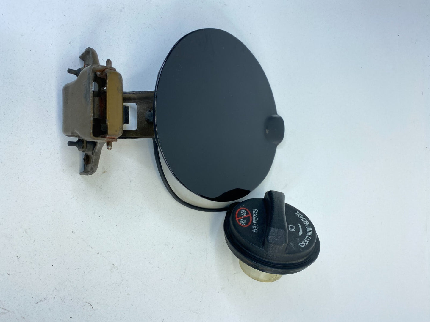 08 09 10 11 Ford Focus Sedan Fuel Filler Gas Door Lid Cover W/ Tank Cap OEM