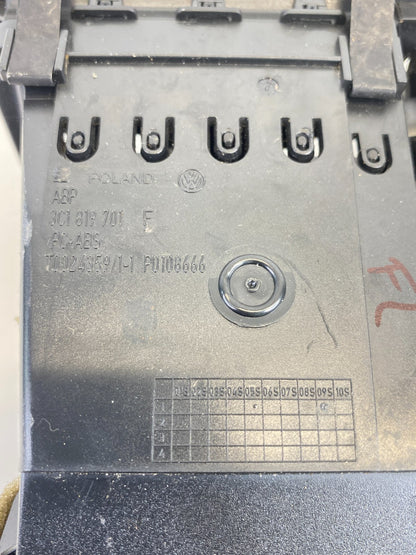 2009-2011 Volkswagen CC Front Left Side Outer Dash Air Vent Grille 3C1-819-701F