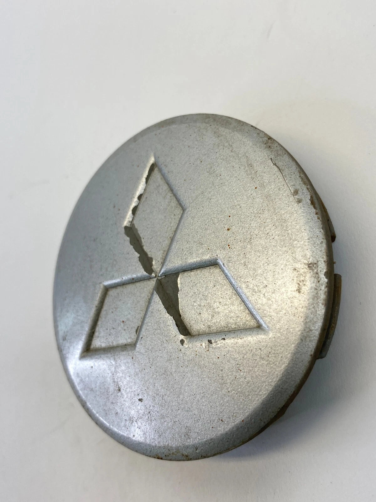 2005 MITSUBISHI ECLIPSE WHEEL RIM HUBCAP CENTER CAP HUB CAP COVER MR554487