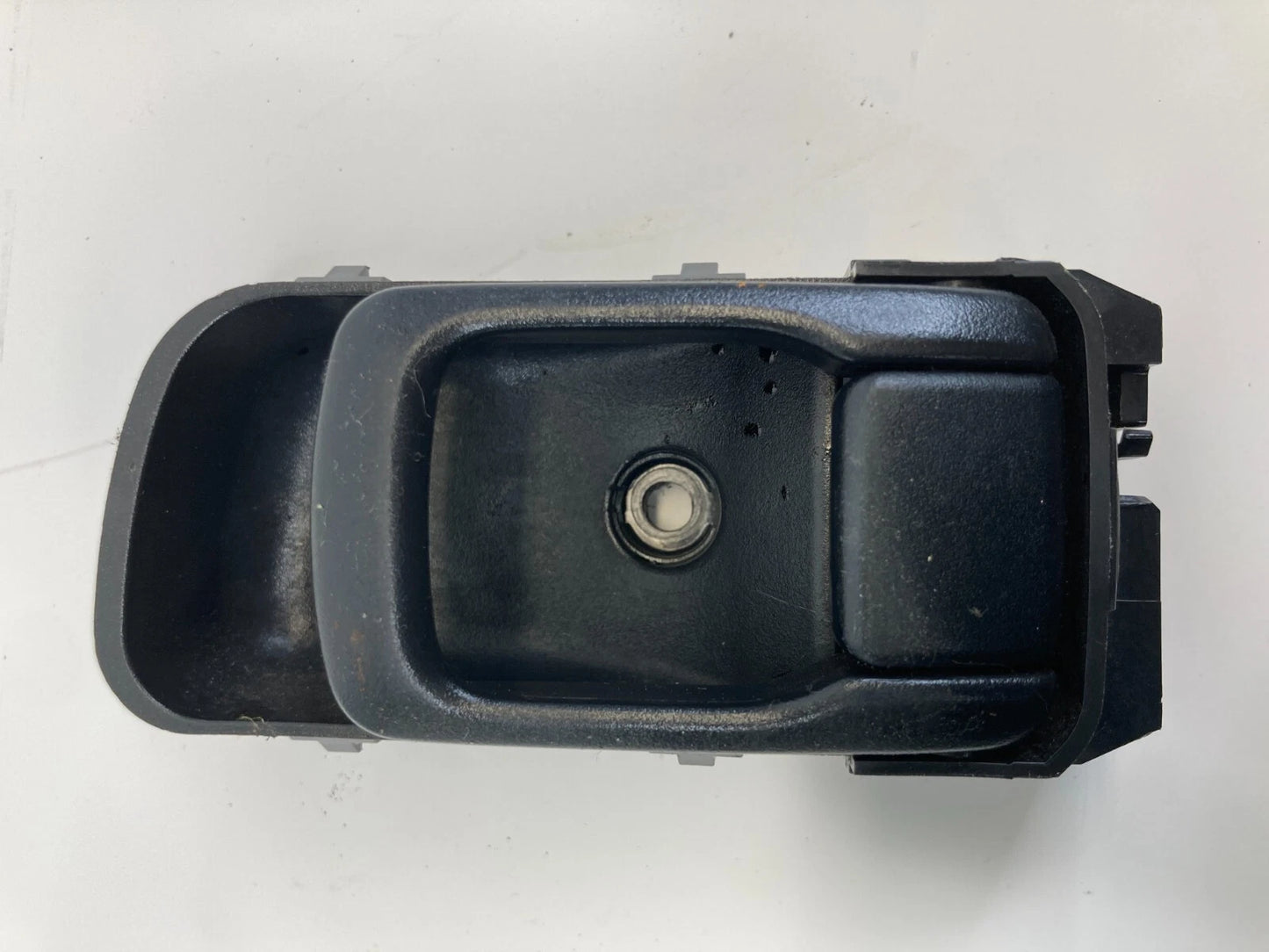 2001-2004 NISSAN PATHFINDER FRONT RIGHT PASSENGER SIDE INTERIOR DOOR HANDLE OEM