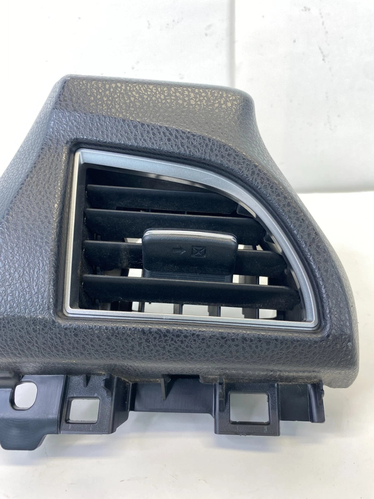 2014-2016 TOYOTA COROLLA LEFT DRIVER DASH AIR VENT BEZEL 55650-02260-A2 OEM