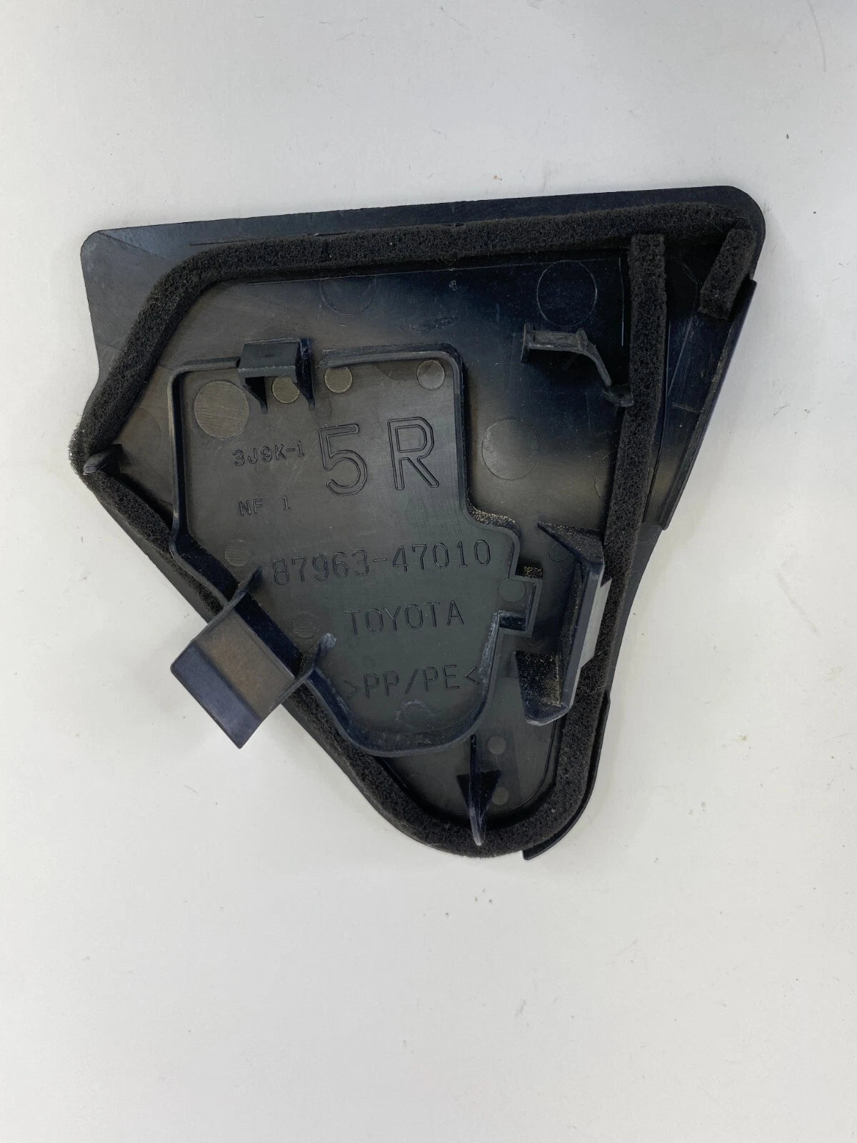 2010-2015 TOYOTA PRIUS FRONT RIGHT DOOR INNER MIRROR CORNER LOCK STRIKER COVER
