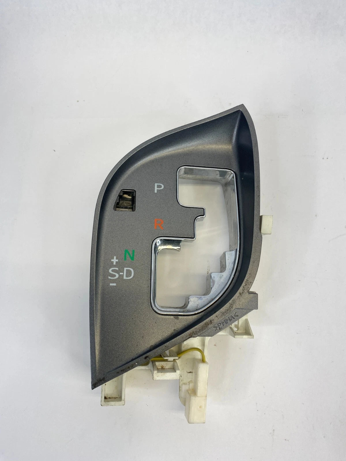 2009-2012 TOYOTA VENZA AUTOMATIC CENTER SHIFTER LEVER BEZEL TRIM INDICATOR OEM