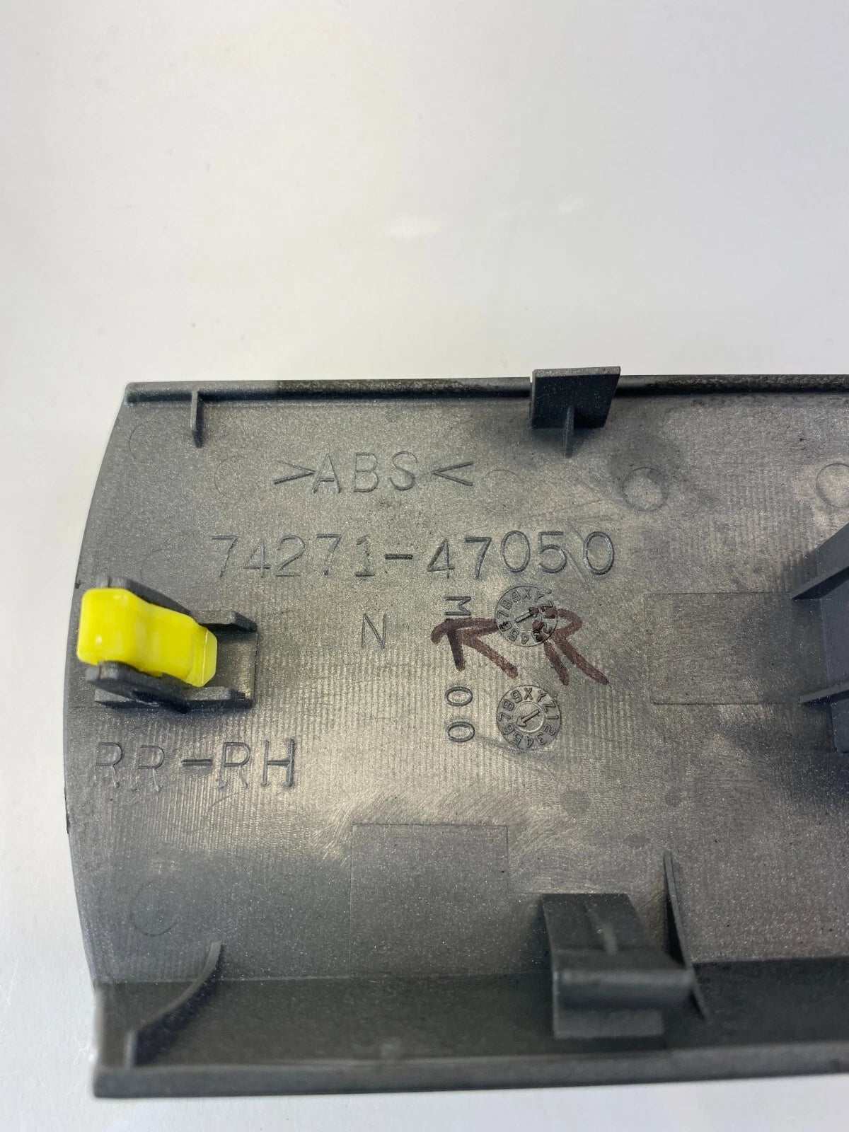 04-09 TOYOTA PRIUS REAR RIGHT DOOR WINDOW CONTROL SWITCH COVER OEM 74271-47050