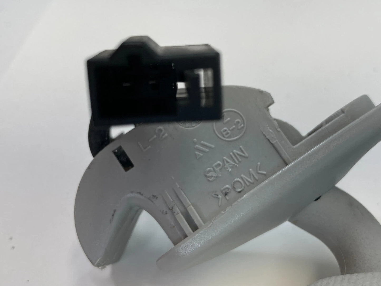 2001-2005 VOLKSWAGEN NEW BEETLE FRONT SUN VISOR SET LEFT RIGHT PAIR ASSEMBLY OEM