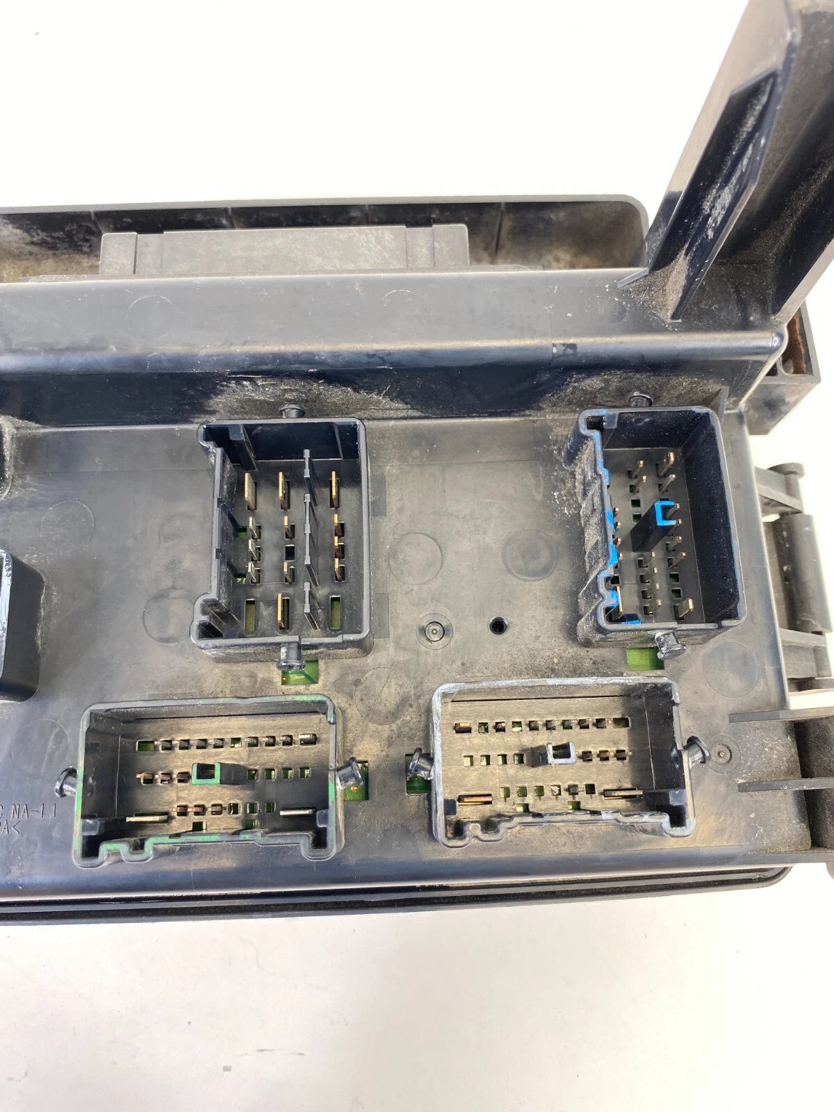 2005 DODGE MAGNUM 3.5L FUSE BOX RELAY BOX COMPARTMENT W/ CAP 7140-1914-30 OEM