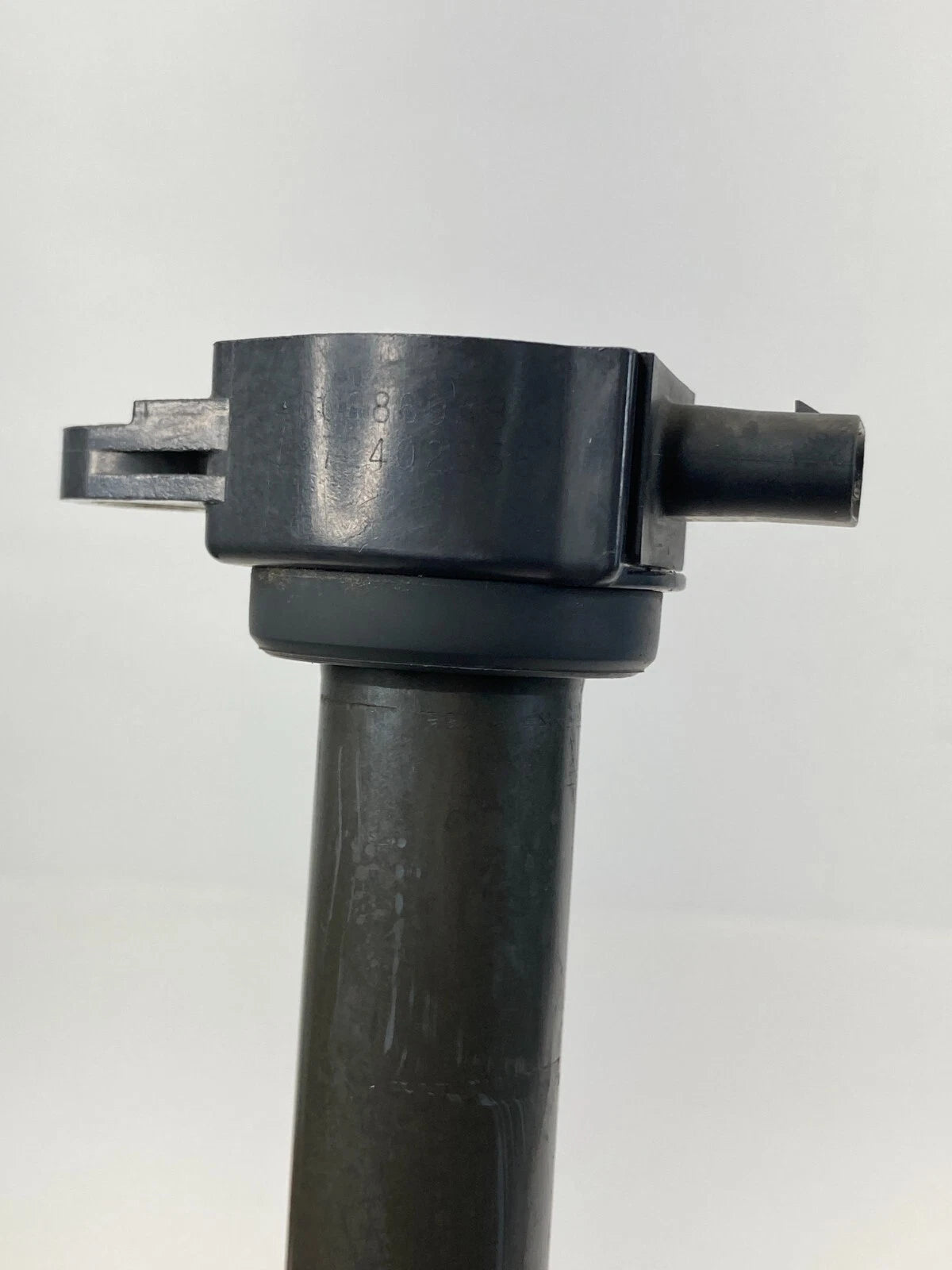 2009 2010 VOLKSWAGEN ROUTAN 4.0L V6 ENGINE DIRECT IGNITION COIL 04606869AB OEM