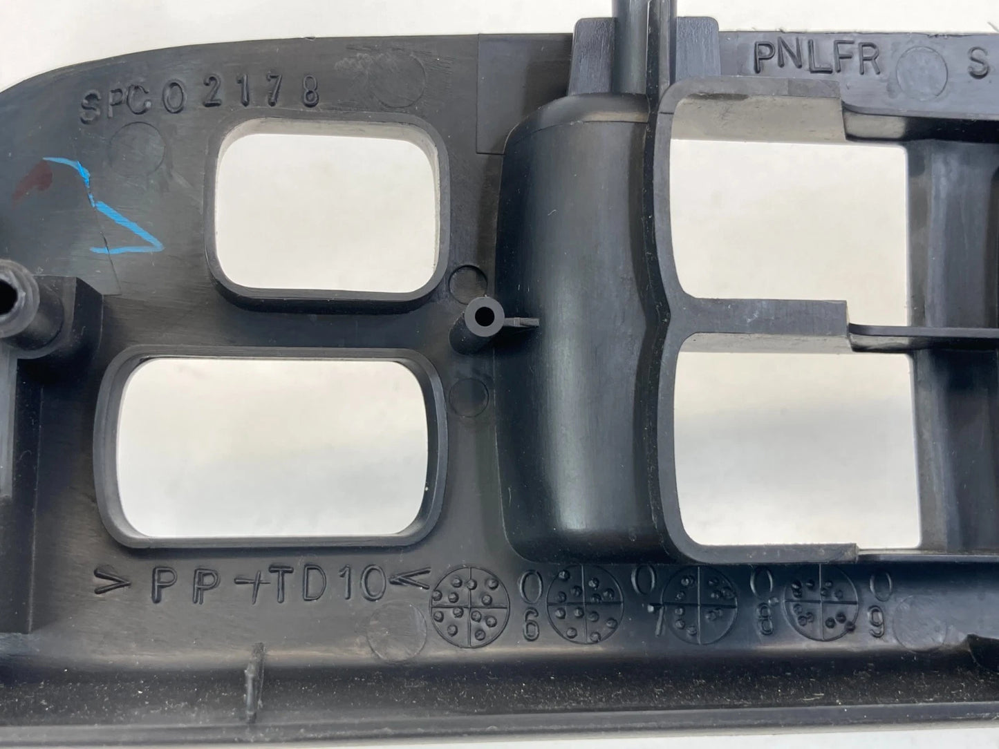 2008-2017 MITSUBISHI LANCER FR LH DRIVER DOOR MASTER WINDOW SWITCH BEZEL SPC0217