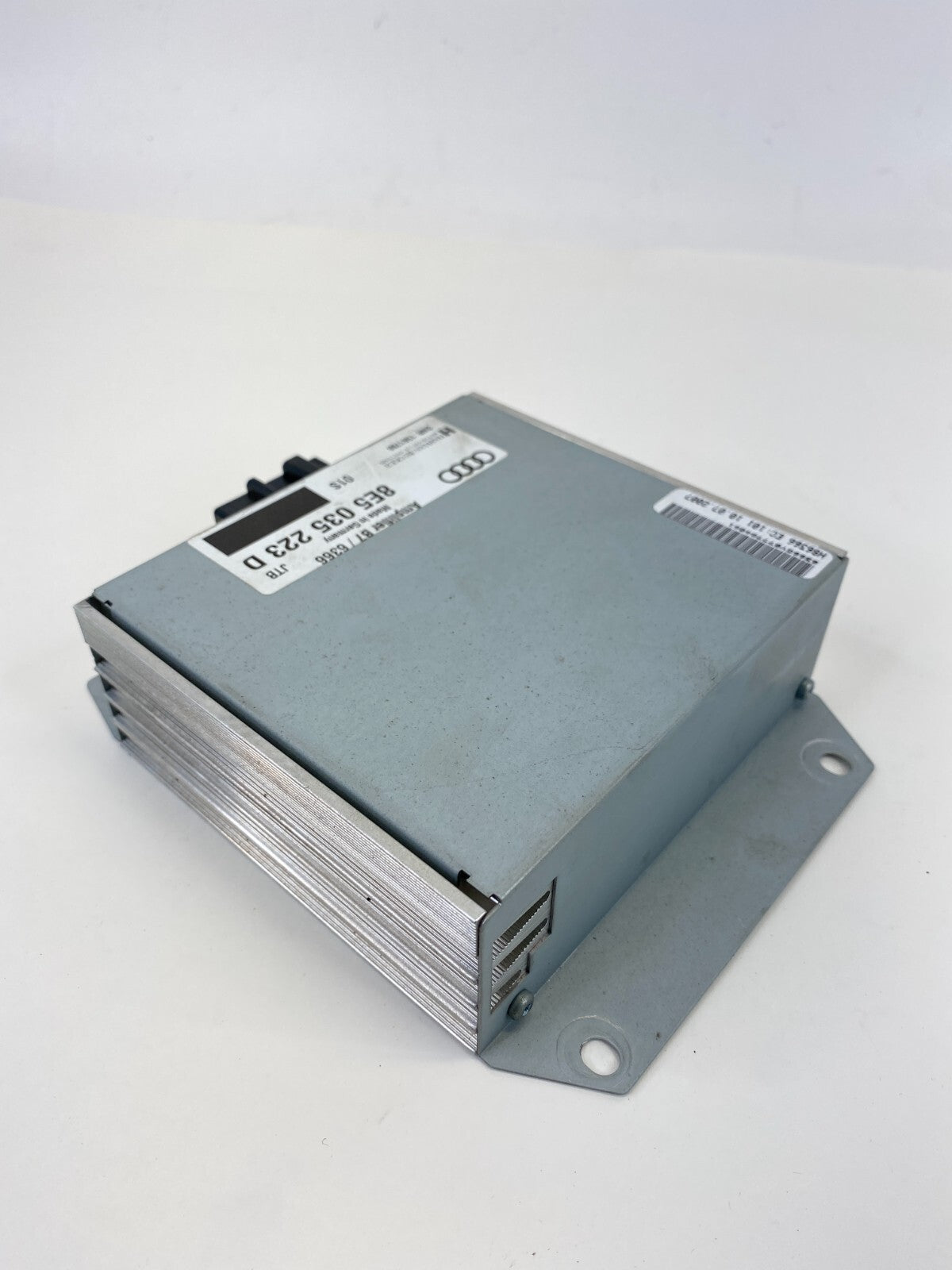 2004-2008 Audi A4 S4 Stereo Player Audio System Amplifier 8E5-035-223-D