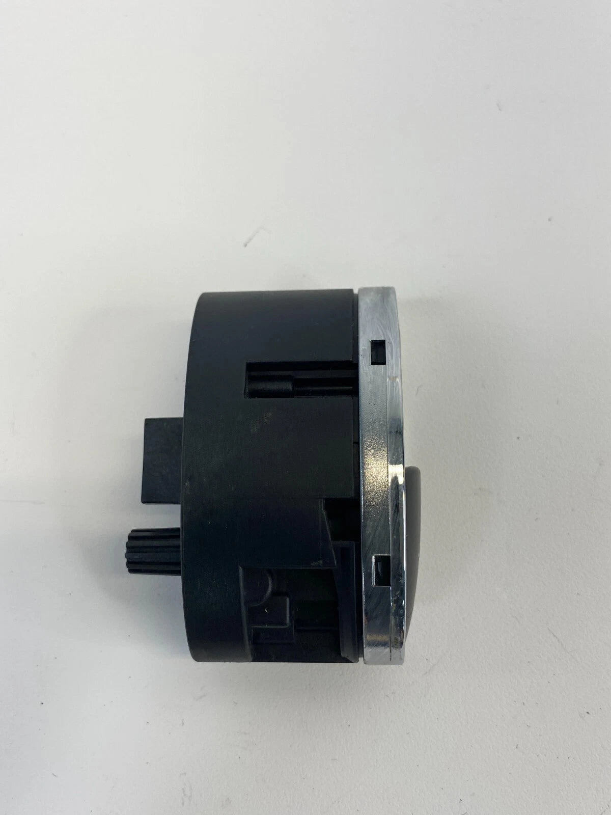 2003-2006 MERCEDES-BENZ E500 TRUNK RELEASE CONTROL SWITCH 211-821-11-51 OEM