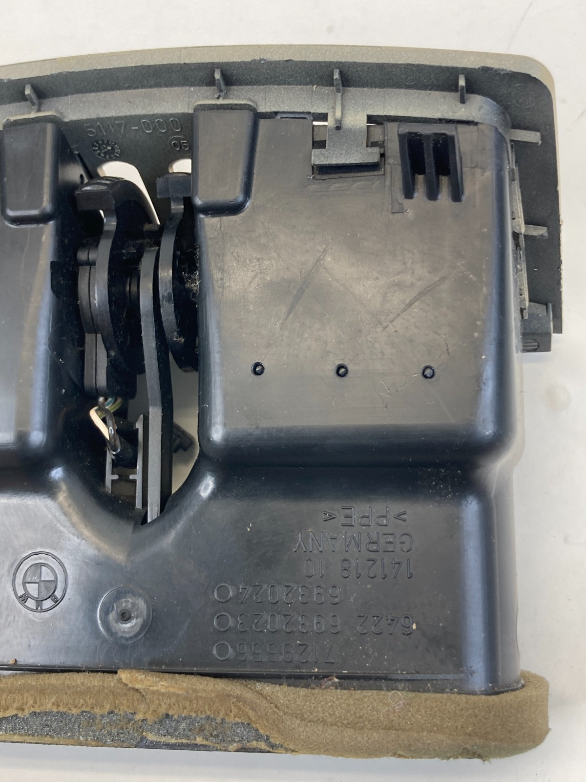 04 05 06 07 BMW 525i Rear Center Console Dual Air A/C Vent Grille 6932023 OEM