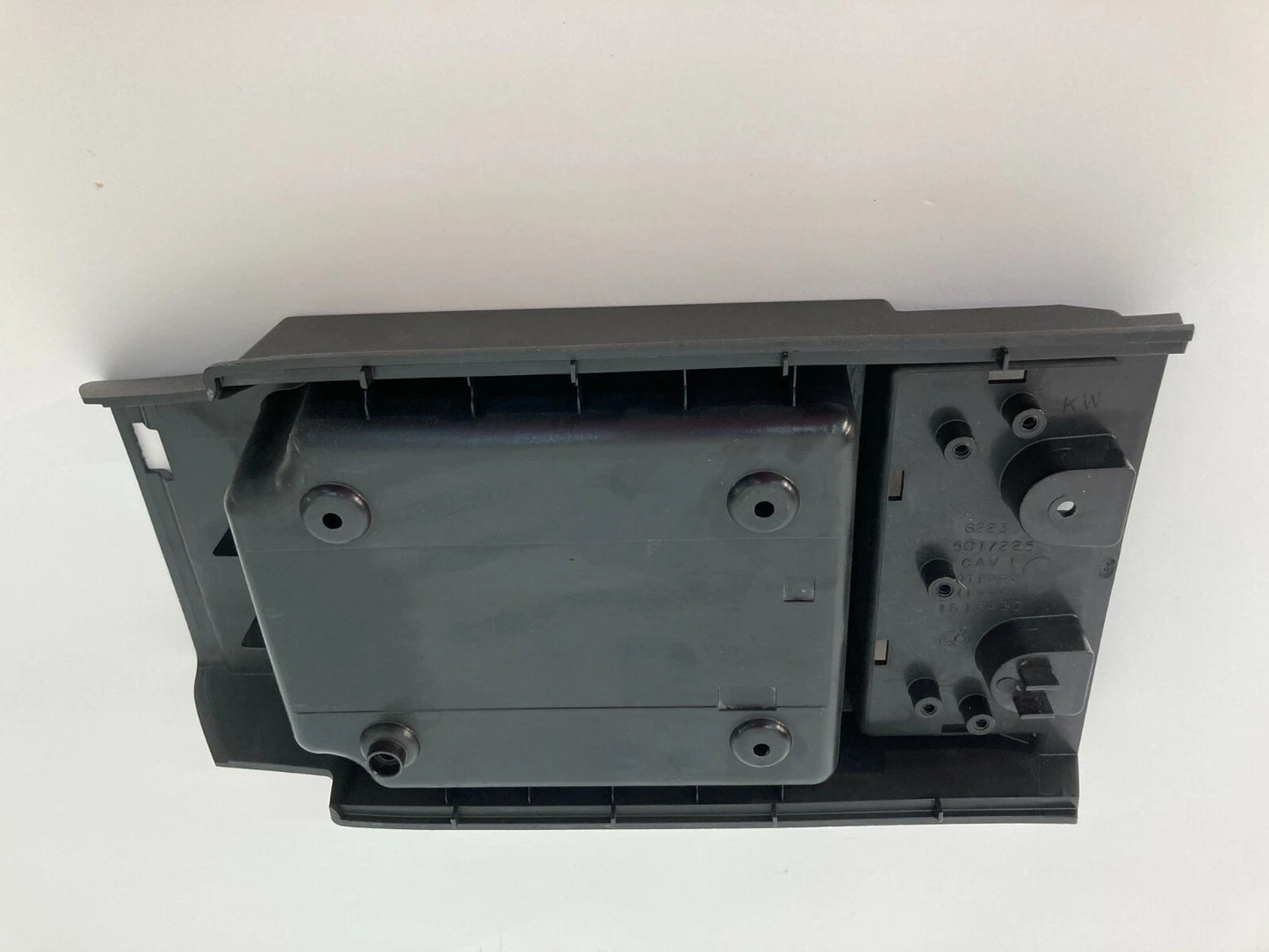 2007-2010 SATURN OUTLOOK FRONT CENTER CONSOLE TRAY BIN STORAGE PANEL LID OEM