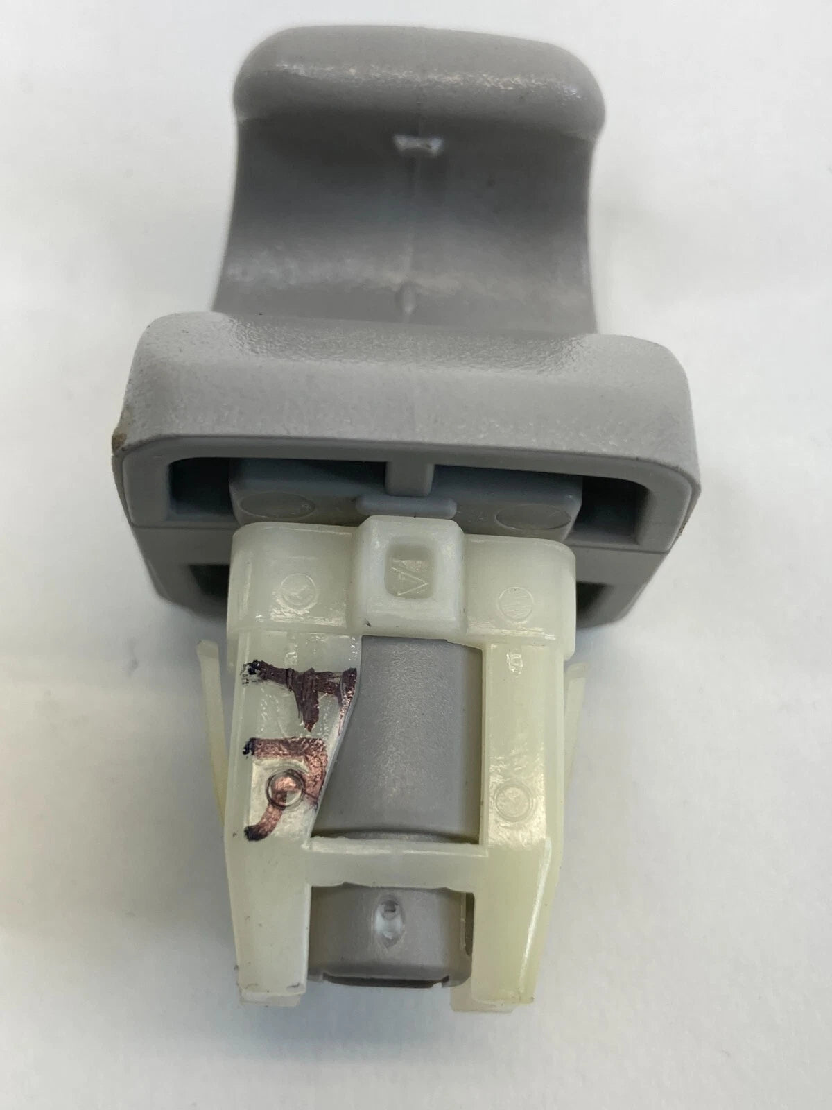 2004-2009 TOYOTA PRIUS FRONT RIGHT SUN VISOR RETAINER SUNVISOR HOLDER CLIP OEM