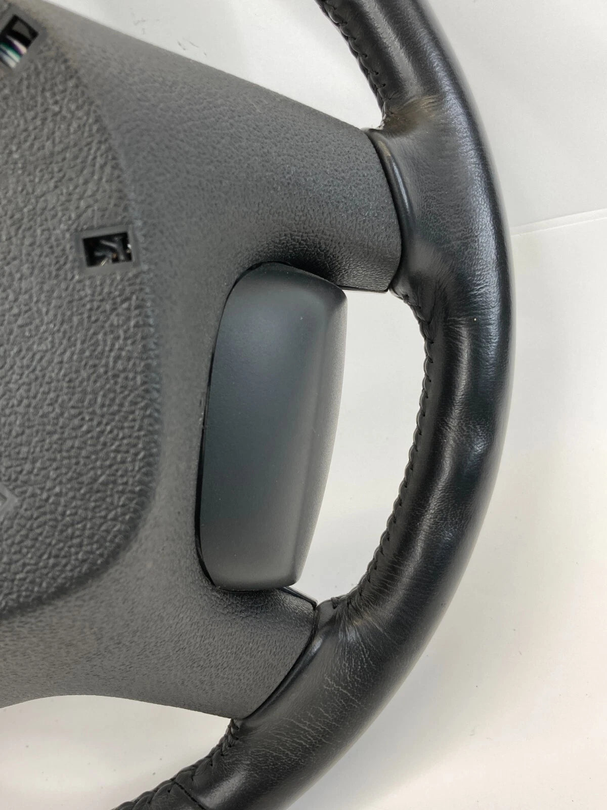 2009-2012 GMC ACADIA BUICK ENCLAVE STEERING WHEEL W/ CRUISE CONTROL 20910933 OEM