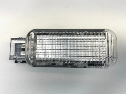 03-16 AUDI A4 QUATTRO FRONT RIGHT INNER DOOR COURTESY LIGHT LAMP 4B0947415A OEM