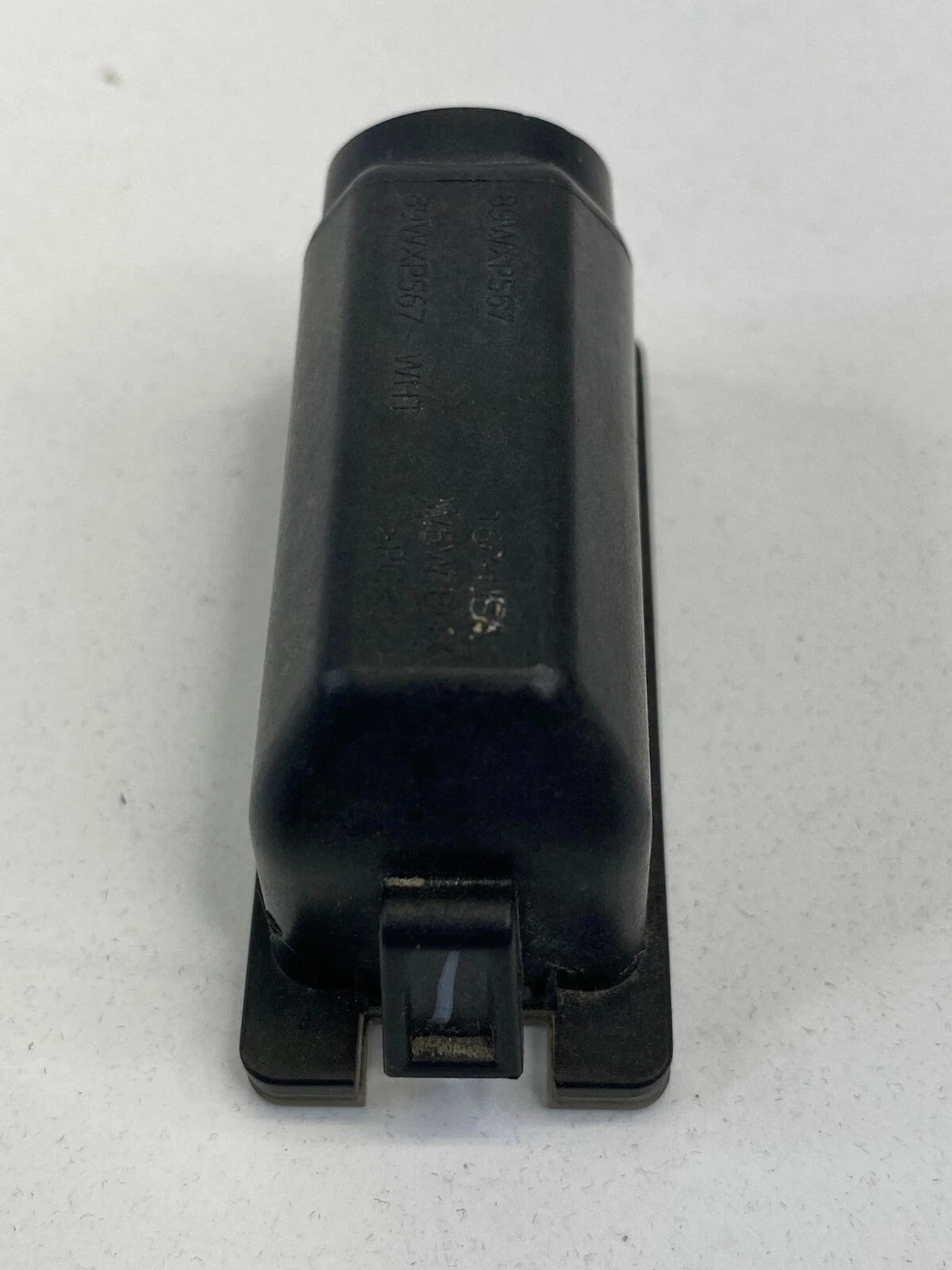 2011-2019 FORD FIESTA SEDAN REAR RIGHT PASSENGER LICENSE PLATE LAMP LIGHT OEM