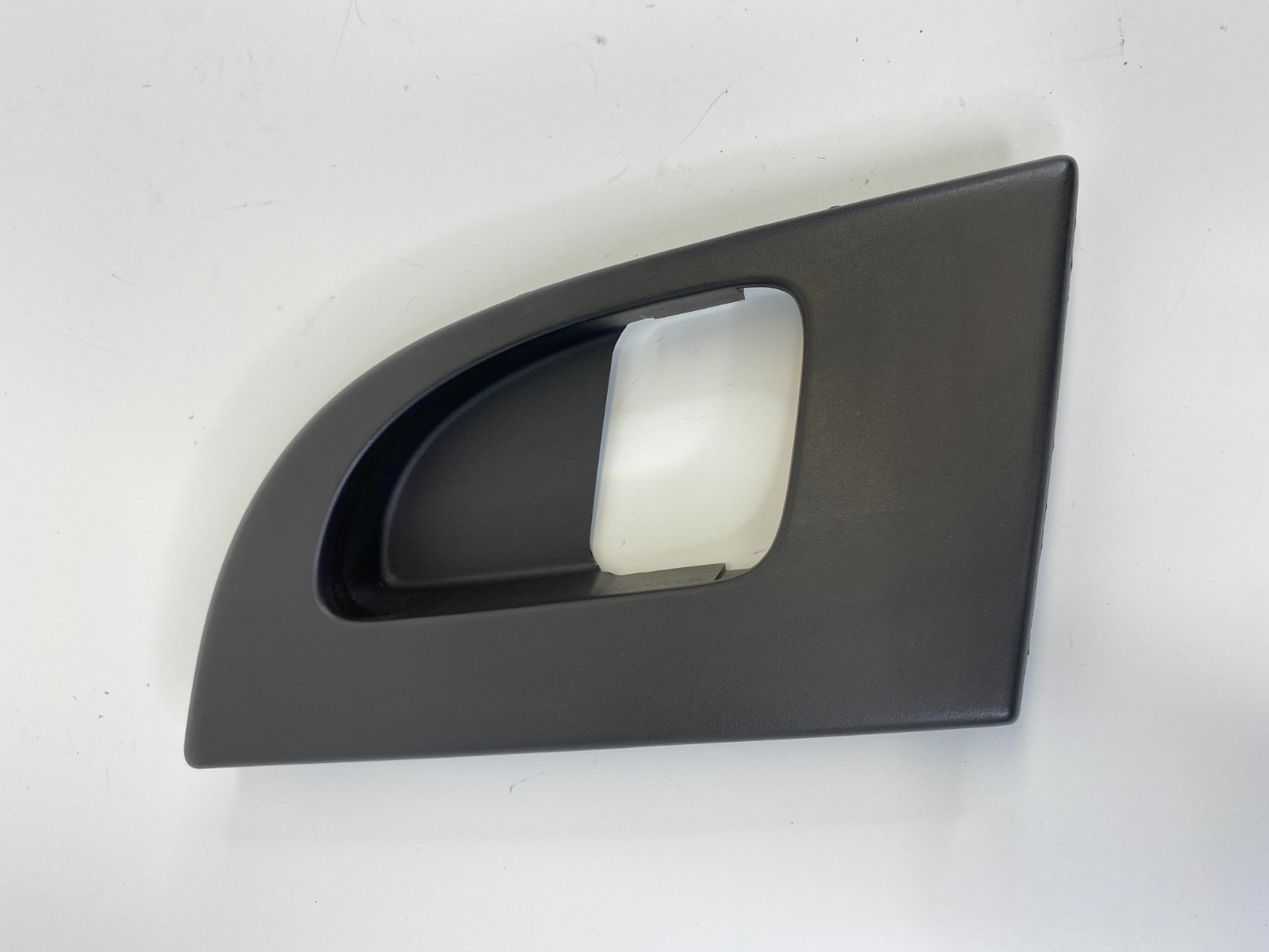 03-06 Ford Expedition Front Right Inner Door Handle Cover Bezel 2LIX-7822678-AFW