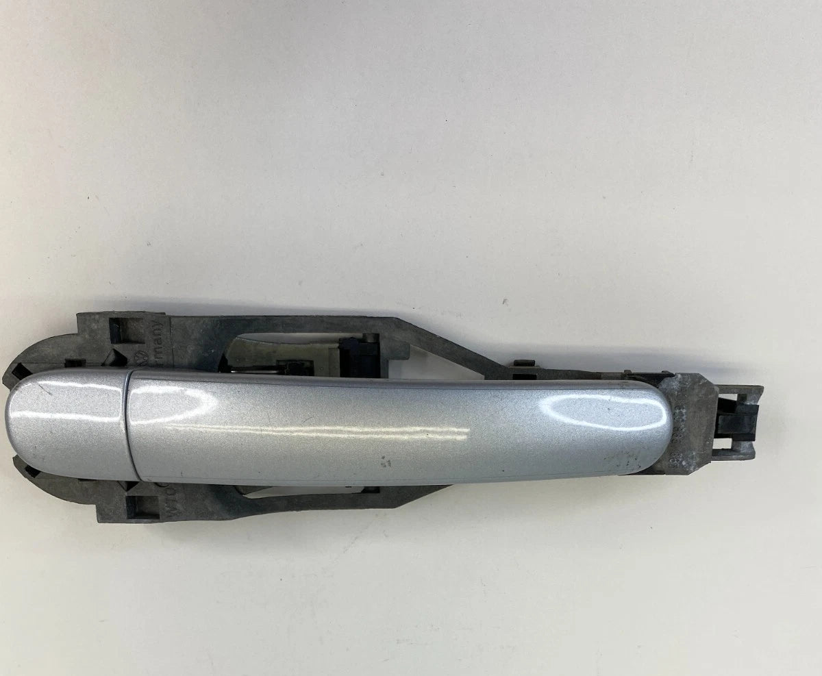 98-05 VOLKSWAGEN PASSAT REAR RIGHT BACK SIDE EXTERIOR DOOR HANDLE 3B0837885D OEM