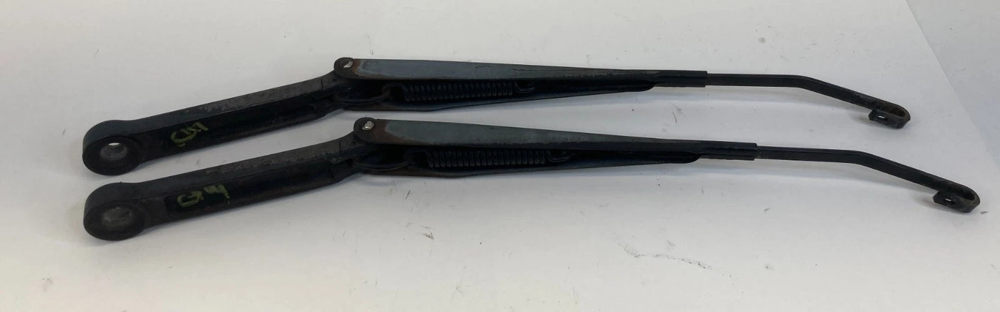 2002-2006 CHEVY TRAILBLAZER EX T FRONT RIGHT & LIGHT WINDSHIELD WIPER ARM PAIR