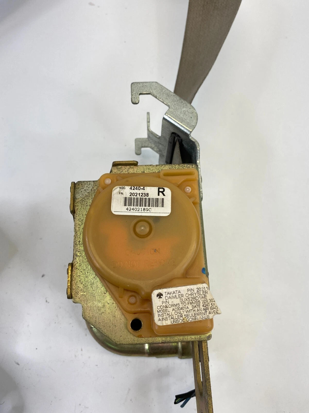 2005 2006 DODGE MAGNUM FRONT RIGHT PASSENGER SEAT BELT RETRACTOR P0UX52BD1AB OEM