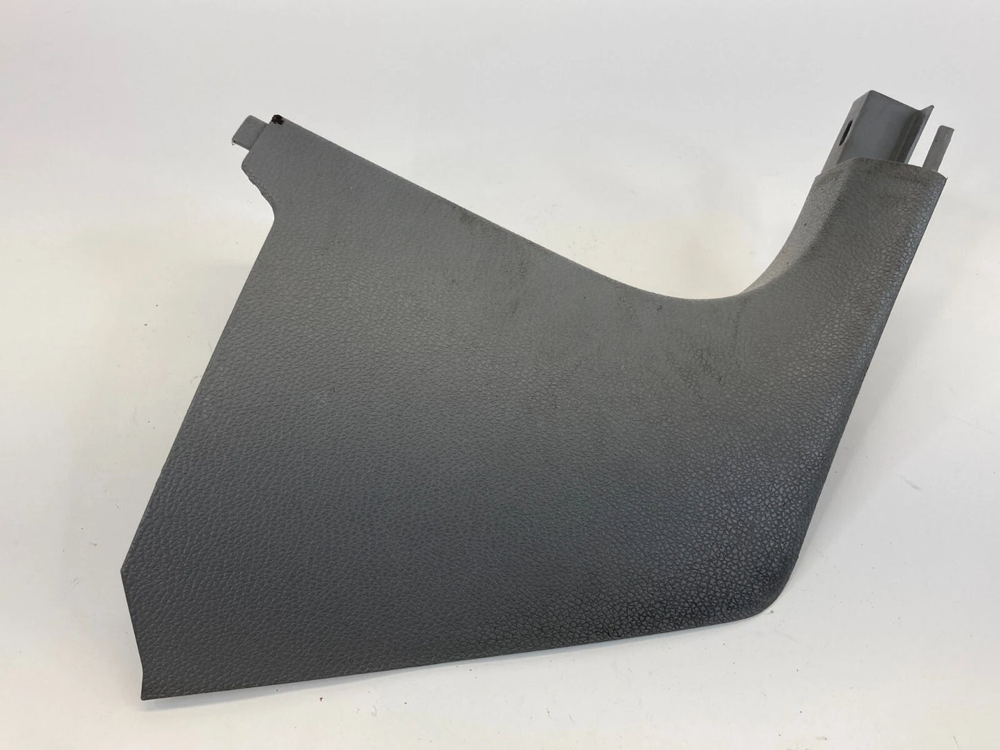 2005-2009 VOLKSWAGEN JETTA PASSENGER RIGHT SIDE LOWER KICK PANEL 1K1-863-484 OEM