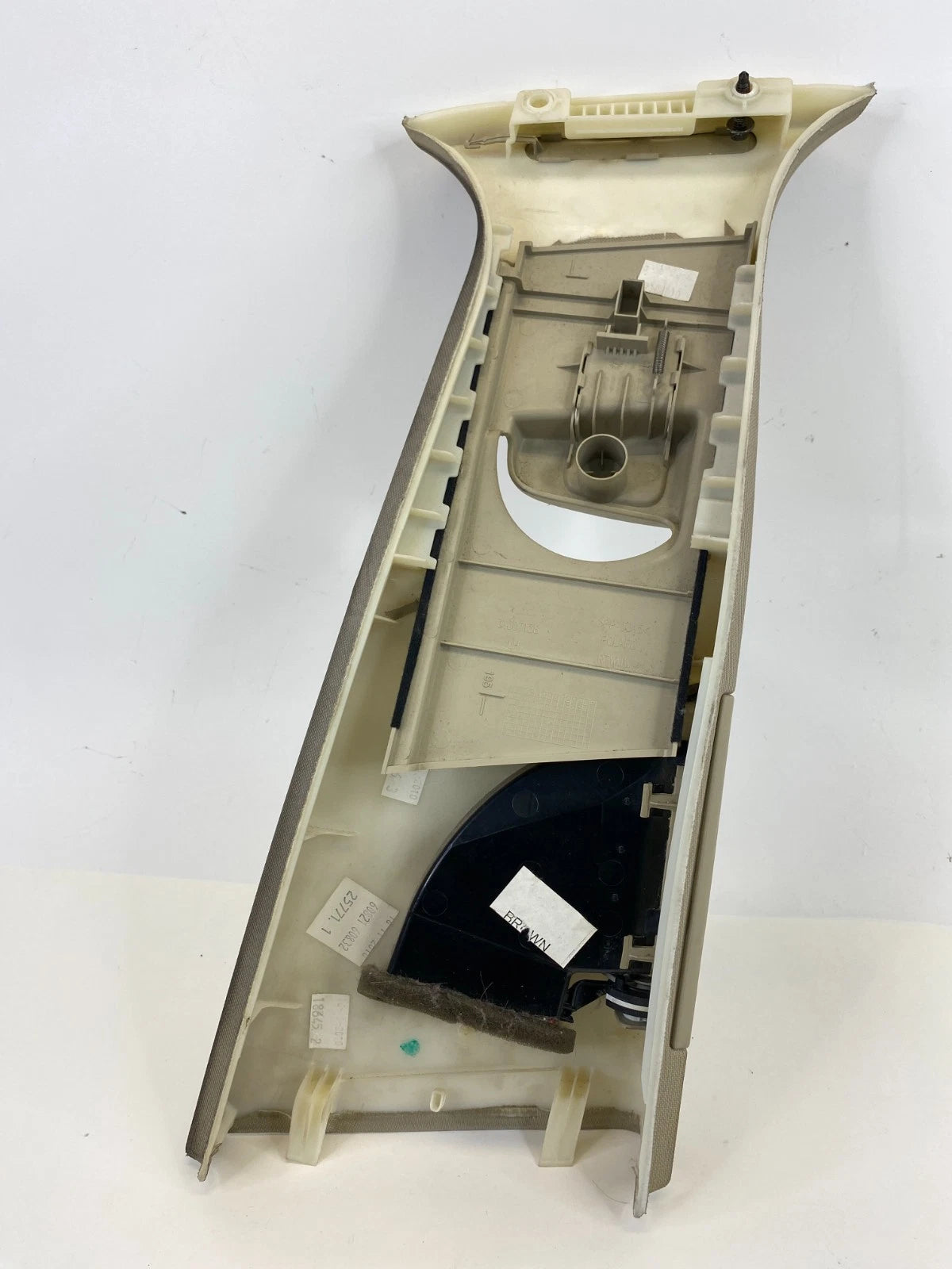 2012-2018 Volvo S60 Front Left Driver B-Pillar Seat Belt Cover Trim 31307138